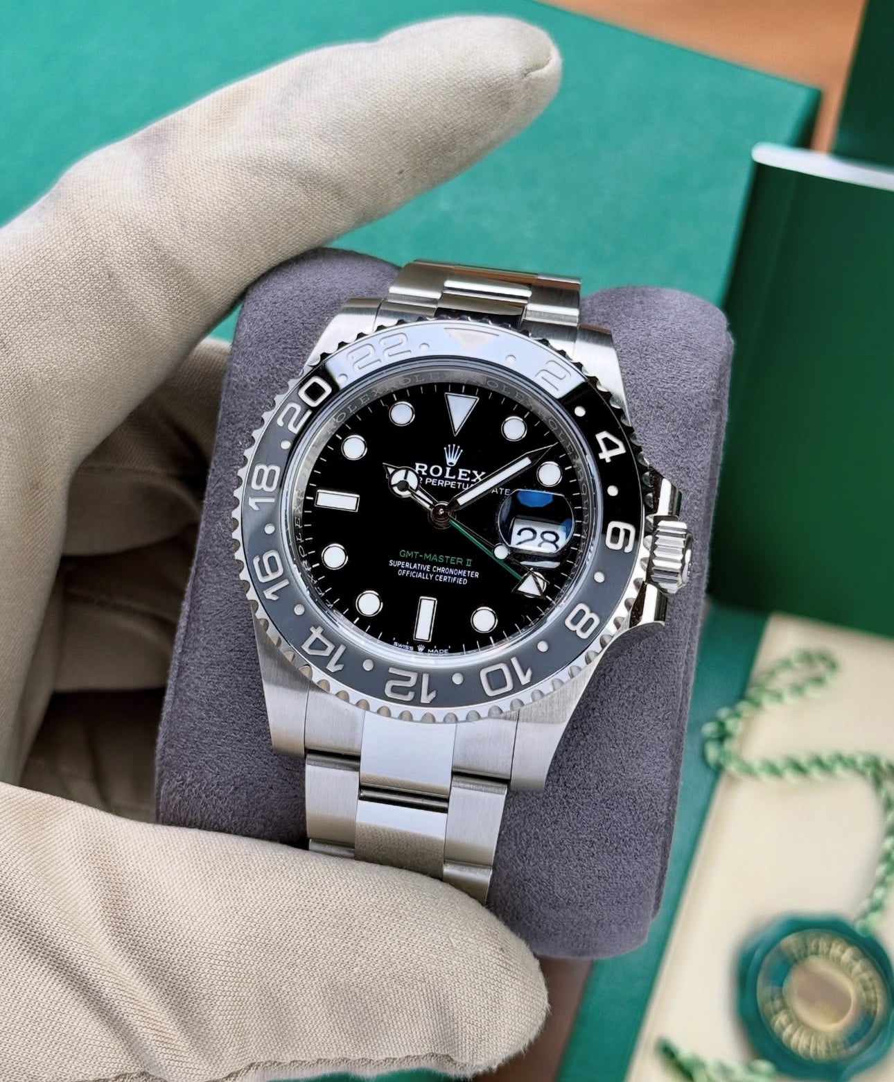 ROLEX GMT-MASTER II OYSTER "BRUCE WAYNE" - Image 2