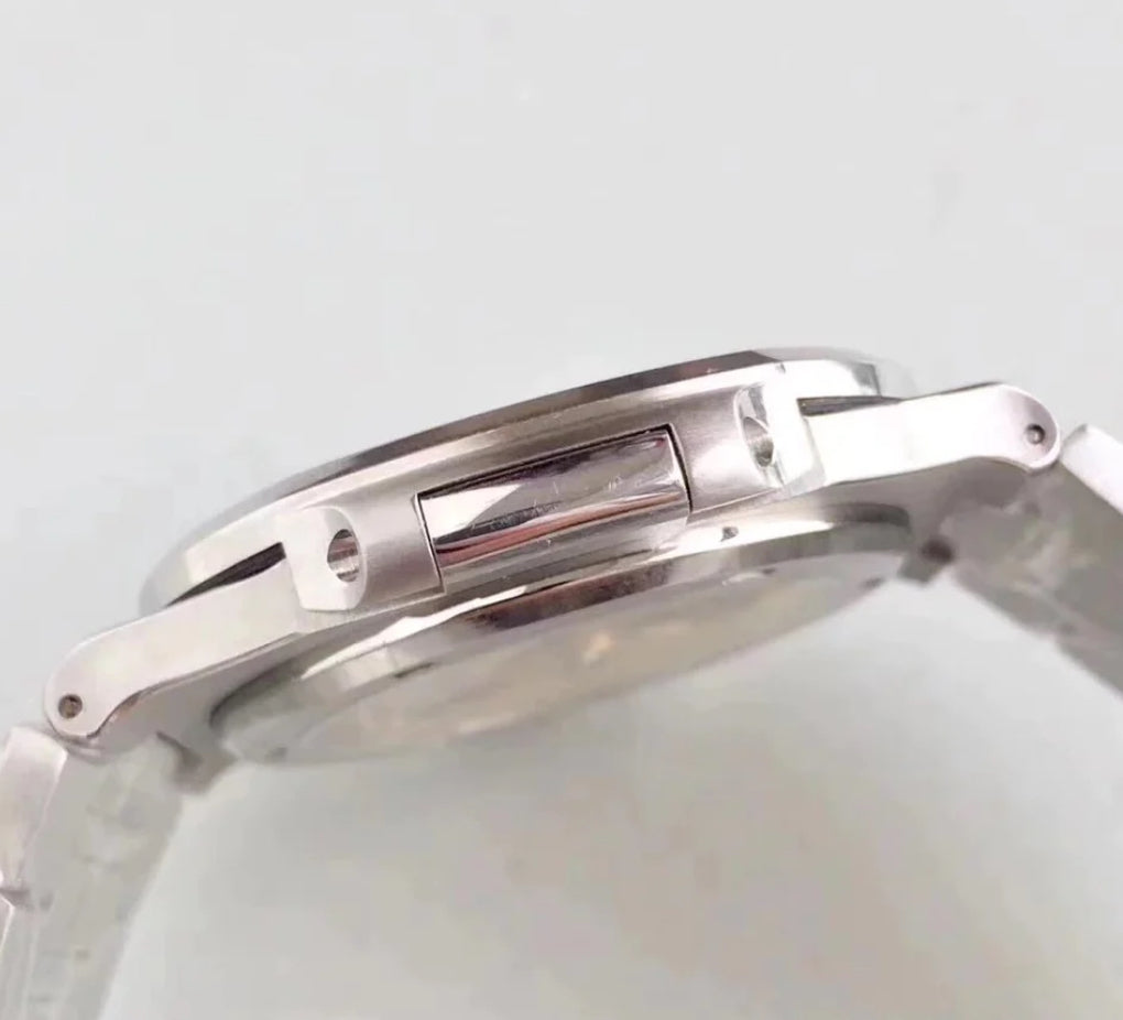 PATEK PHILIPPE NAUTILUS WHITE - Image 2