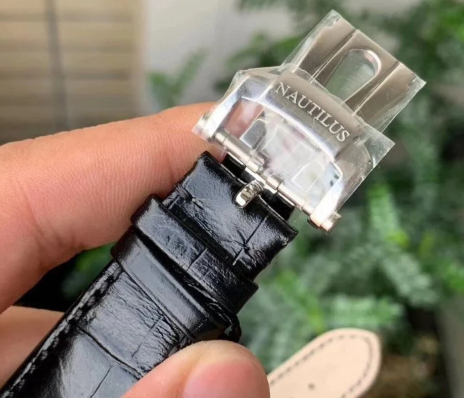 PATEK PHILIPPE NAUTILUS WHITE - Image 3