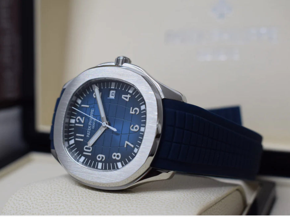 PATEK PHILIPPE AQUANAUT BLUE DIAL - Image 2