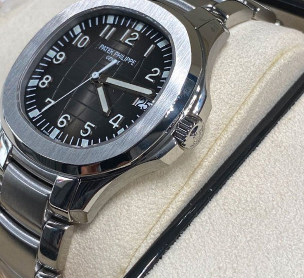 PATEK PHILIPPE AQUANAUT BLACK DIAL - Image 2