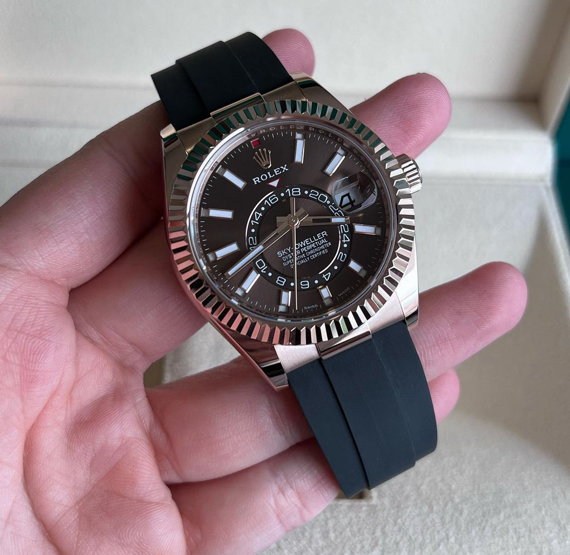 ROLEX SKY-DWELLER OYSTERFLEX CHOCOLATE - Image 2