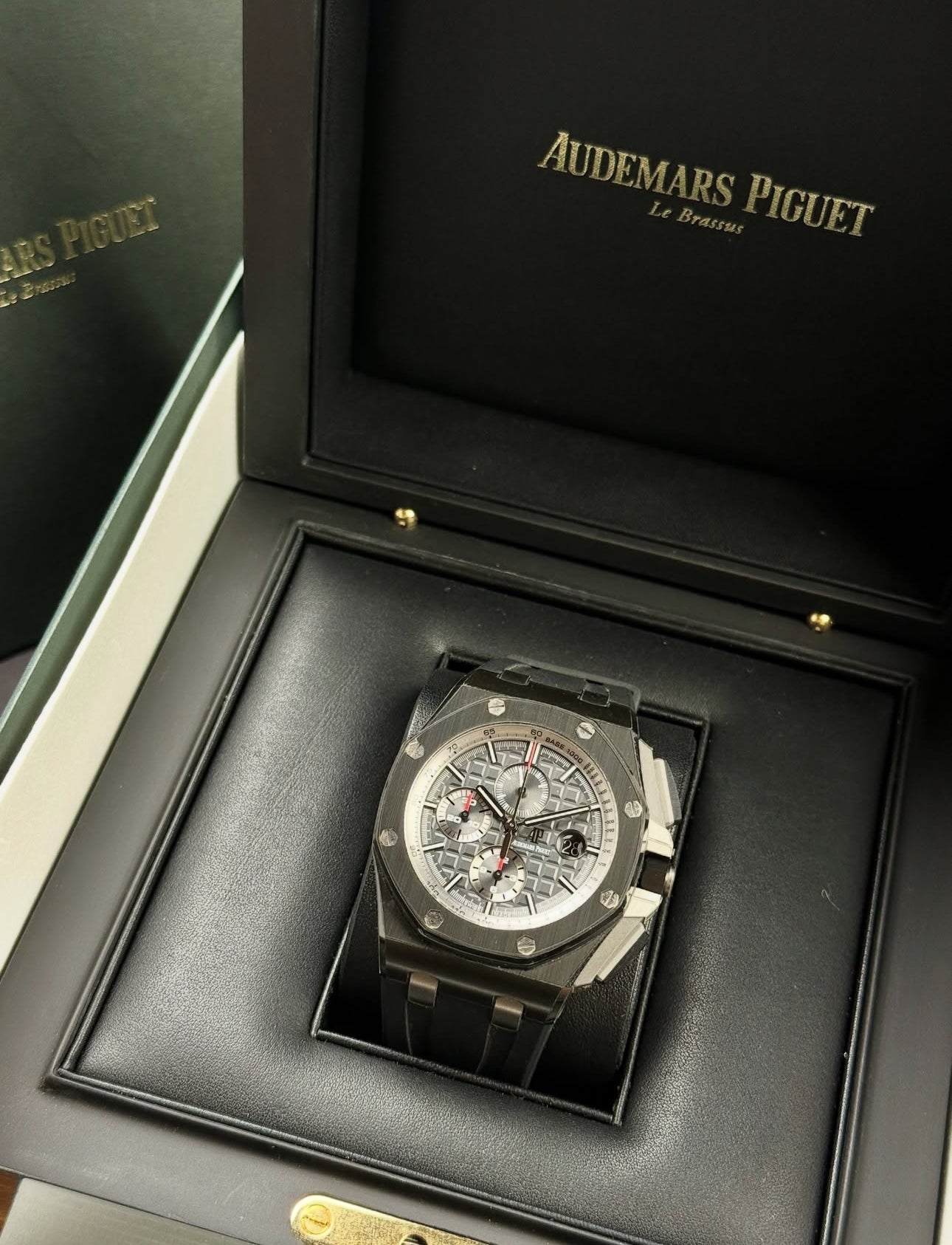 AUDEMARS PIGUET ROYAL OAK OFF-SHORE BLACK - Image 4