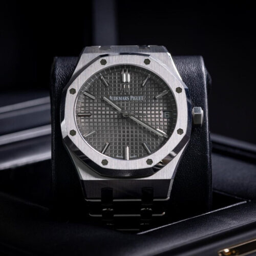 68C4D411-1DF3-492B-AD3E-886D7DDA13DF.jpg AUDEMARS PIGUET ROYAL OAK GREY DIAL