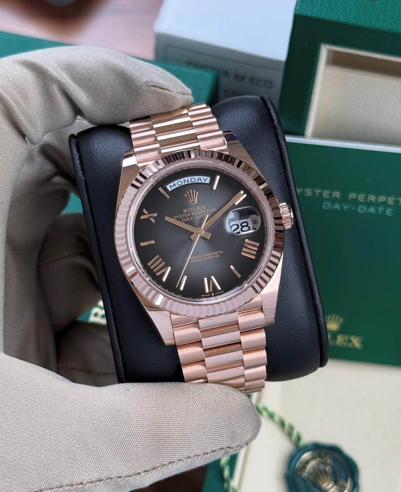 ROLEX DAY-DATE EVEROSE - Image 2