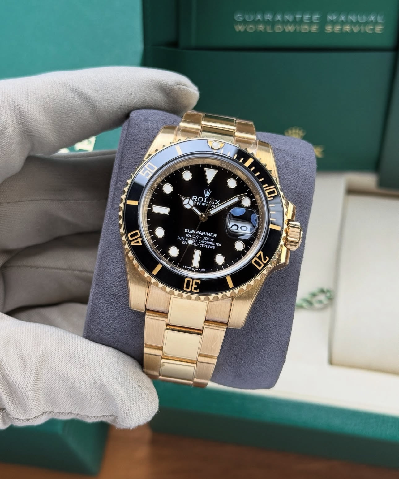 ROLEX SUBMARINER DATE FULL GOLD - Image 2