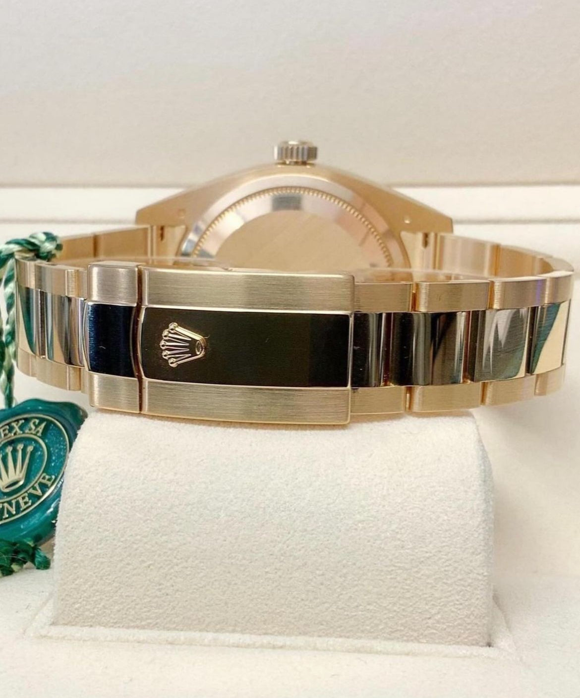 ROLEX SKY-DWELLER GOLD - Image 3
