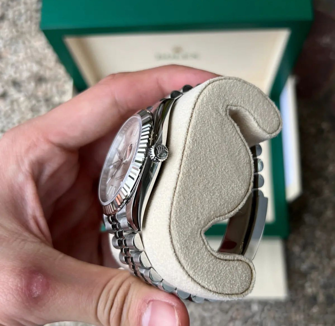 ROLEX DATEJUST JUBILÉE SILVER DIAL - Image 2
