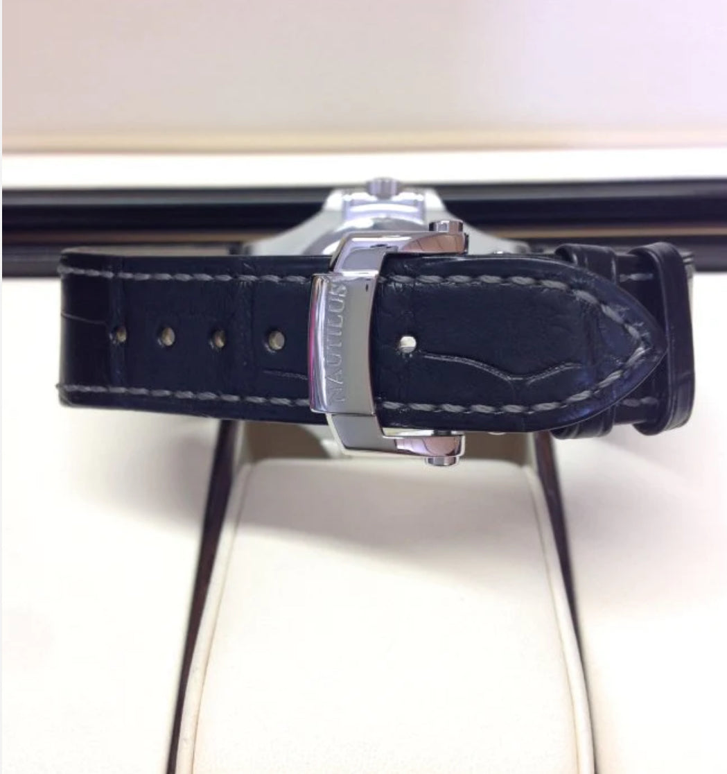 PATEK PHILIPPE NAUTILUS GREY DIAL - Image 3