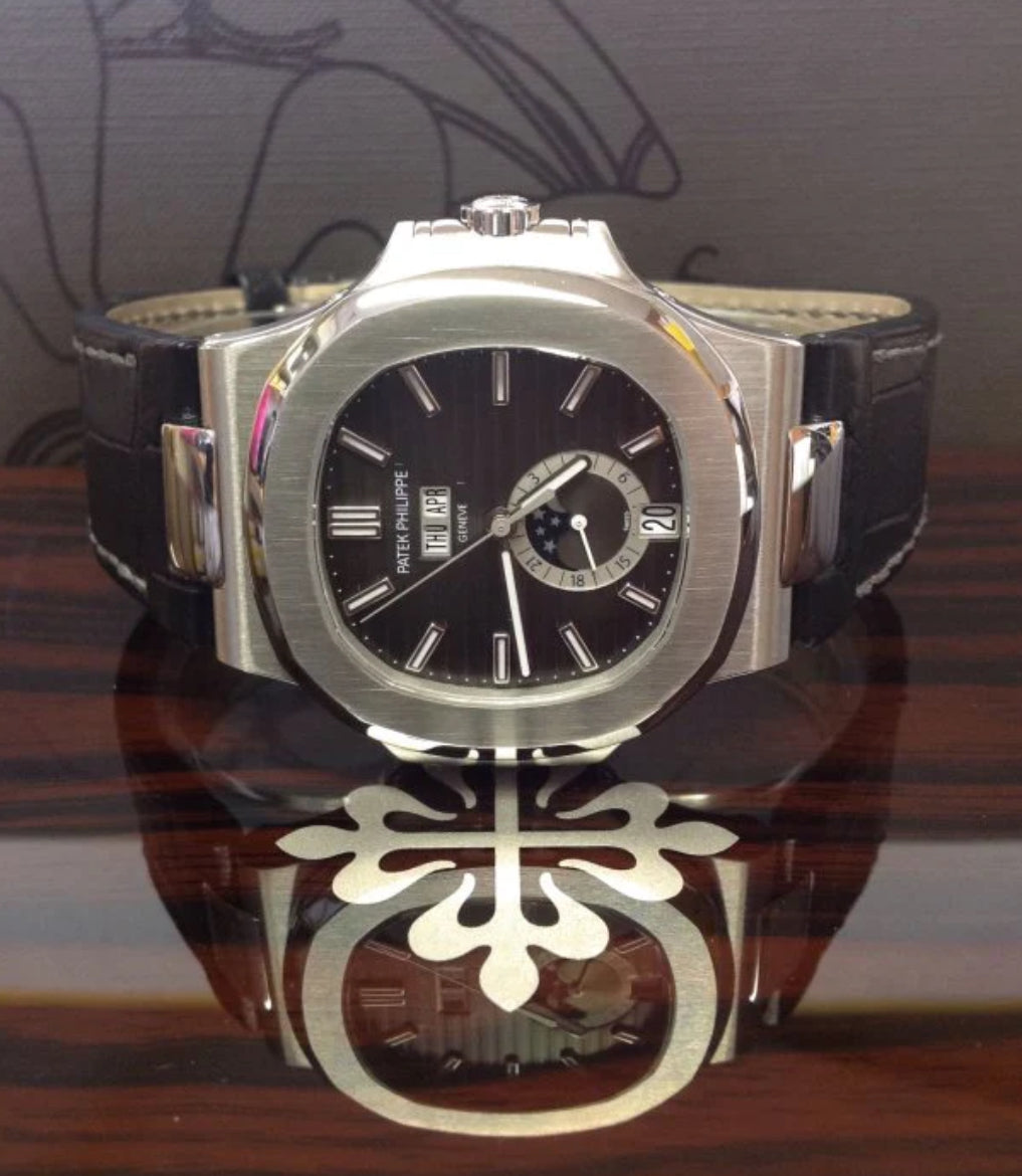 PATEK PHILIPPE NAUTILUS GREY DIAL - Image 2