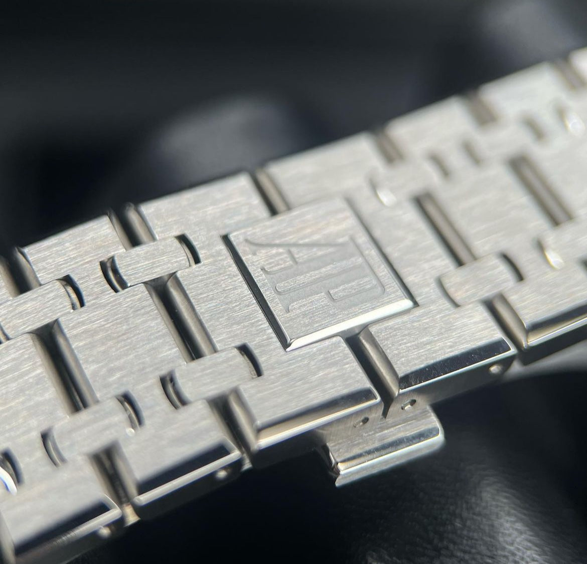AUDEMARS PIGUET ROYAL OAK NIGHT BLACK - Image 3