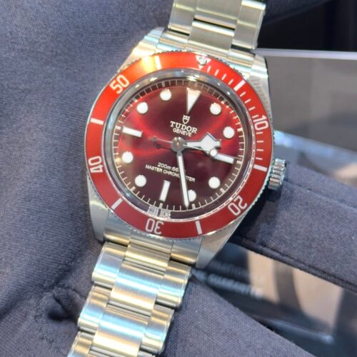 FullSizeRender_645f3743-7ef9-4432-9ffb-ed7bb2eeef2c.jpg TUDOR BLACK BAY BURGUNDY “2026”