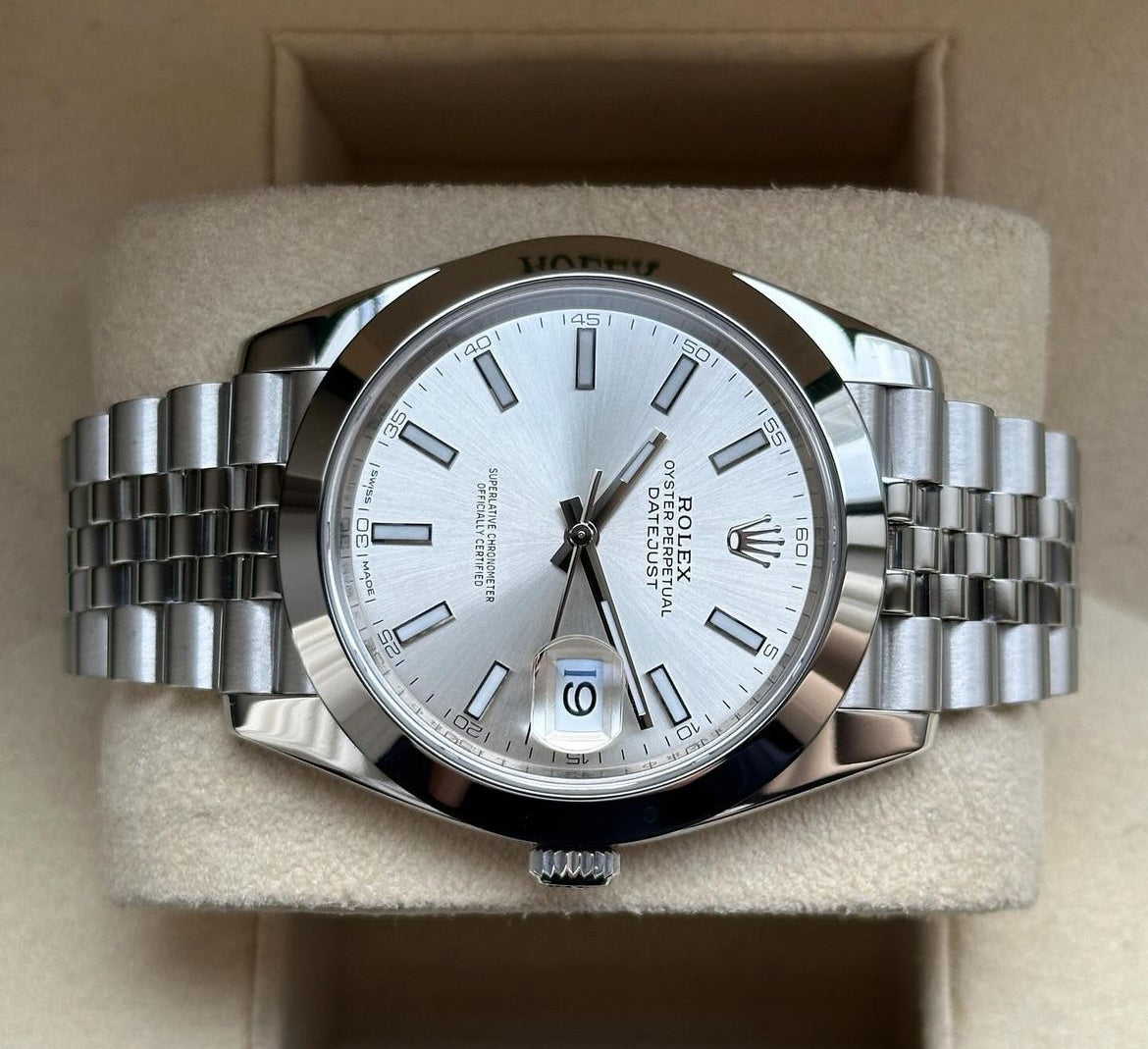 ROLEX DATEJUST JUBILEE SILVER DIAL - Image 3
