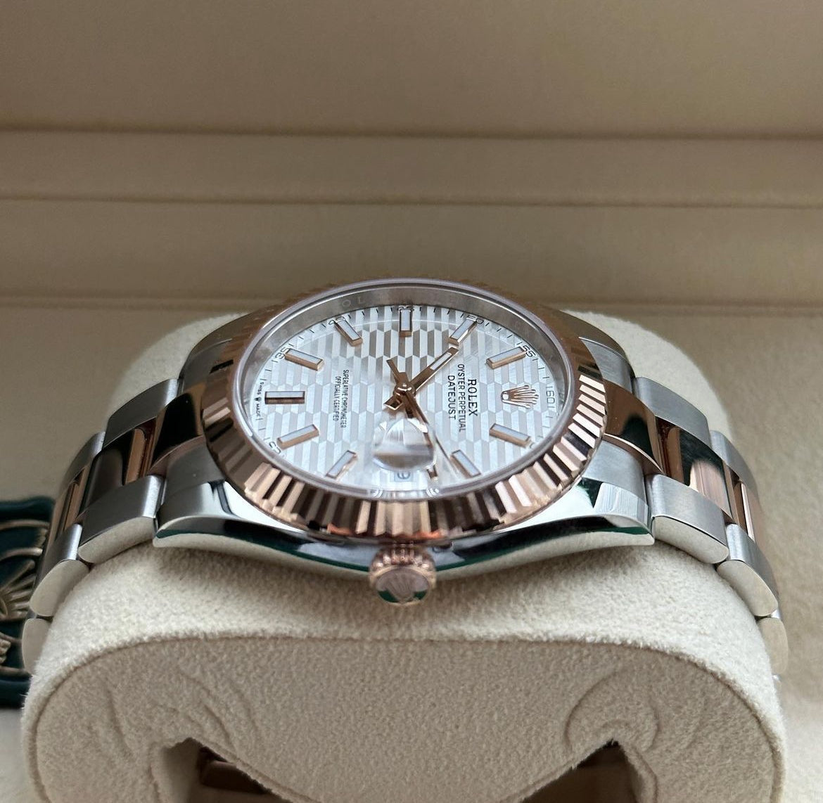 ROLEX DATEJUST OYSTER BEZEL - Image 3