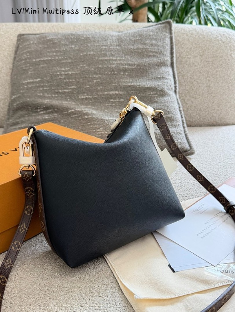 Louis Vuitton Multipass-Style Chain Shoulder Bag — Black - Image 6