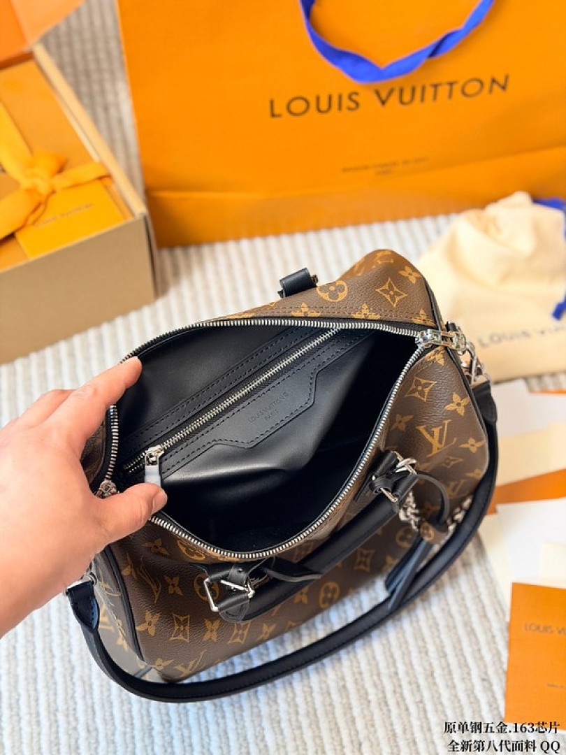 Louis Vuitton Speedy-Style Monogram Bag with Black Trim — Brown & Black - Image 9