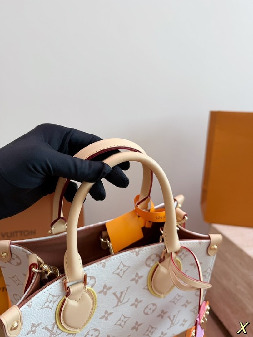 Louis Vuitton OnTheGo-Style Monogram Tote — Ivory & Tan - Image 3