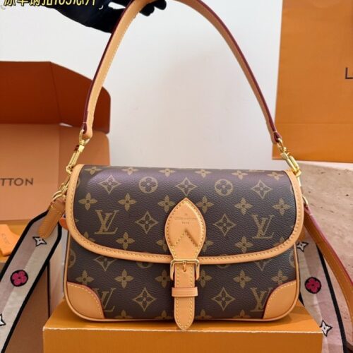 Louis Vuitton Monogram Flap Shoulder Bag 26 — Brown & Tan