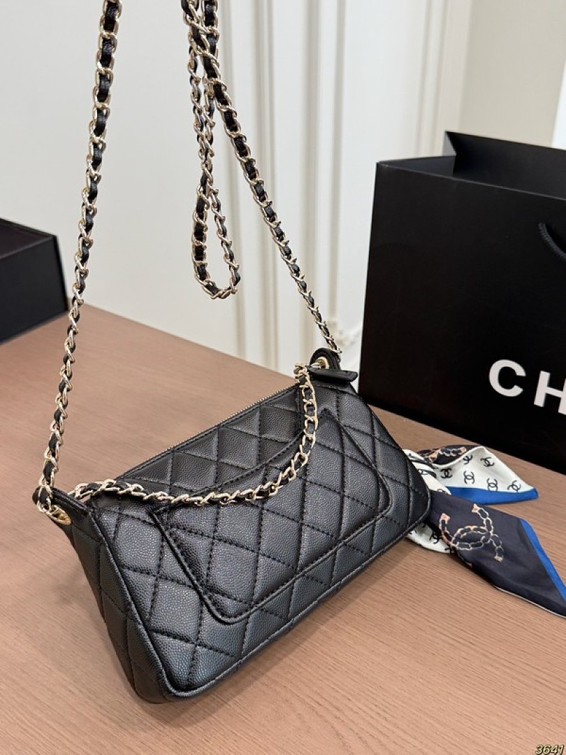 Chanel Quilted Chain Shoulder Bag — Black - Image 7