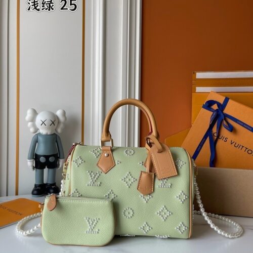 83913e25f0 Louis Vuitton Speedy-Style Beaded Bag 25 — Light Green