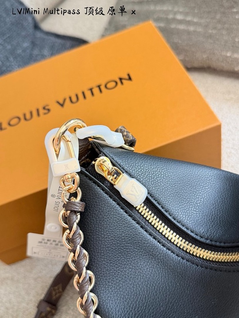 Louis Vuitton Multipass-Style Chain Shoulder Bag — Black - Image 3