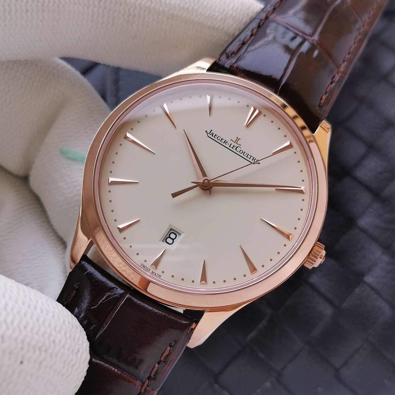 Jaeger-LeCoultre Master Control 40 mm Watch – IW-0472 - Image 3
