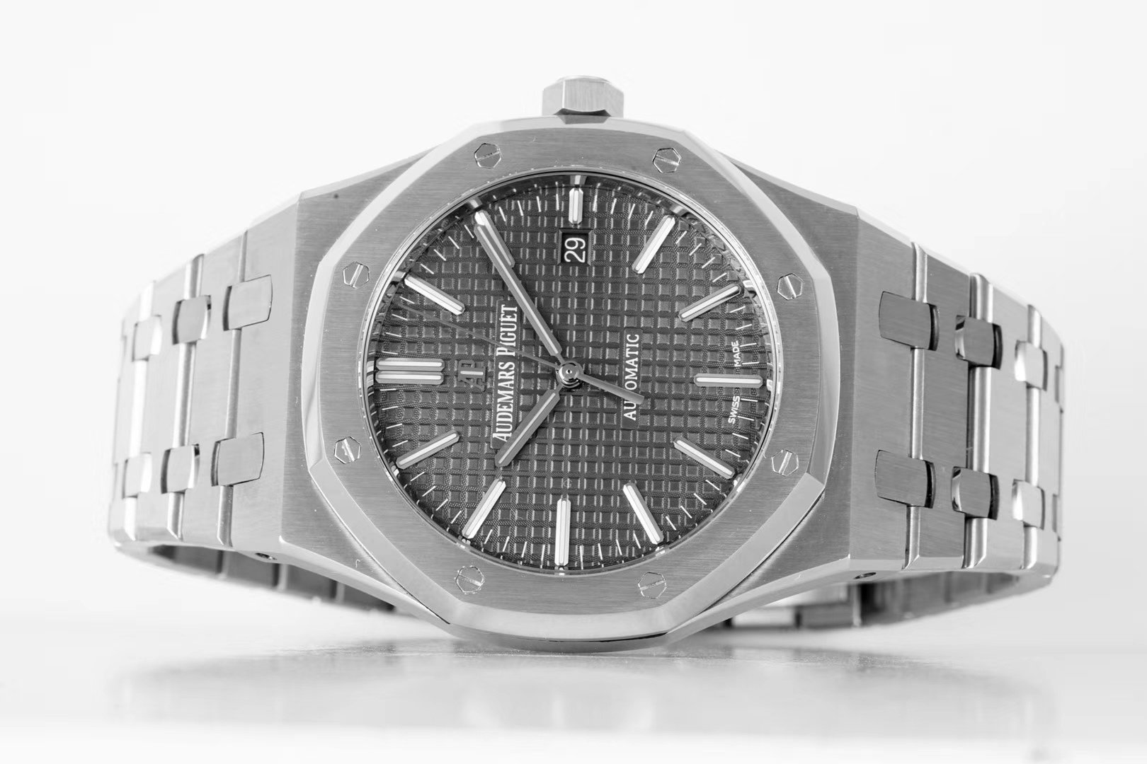 Audemars Piguet Royal Oak Luminous Watch – IW-2191 - Image 3