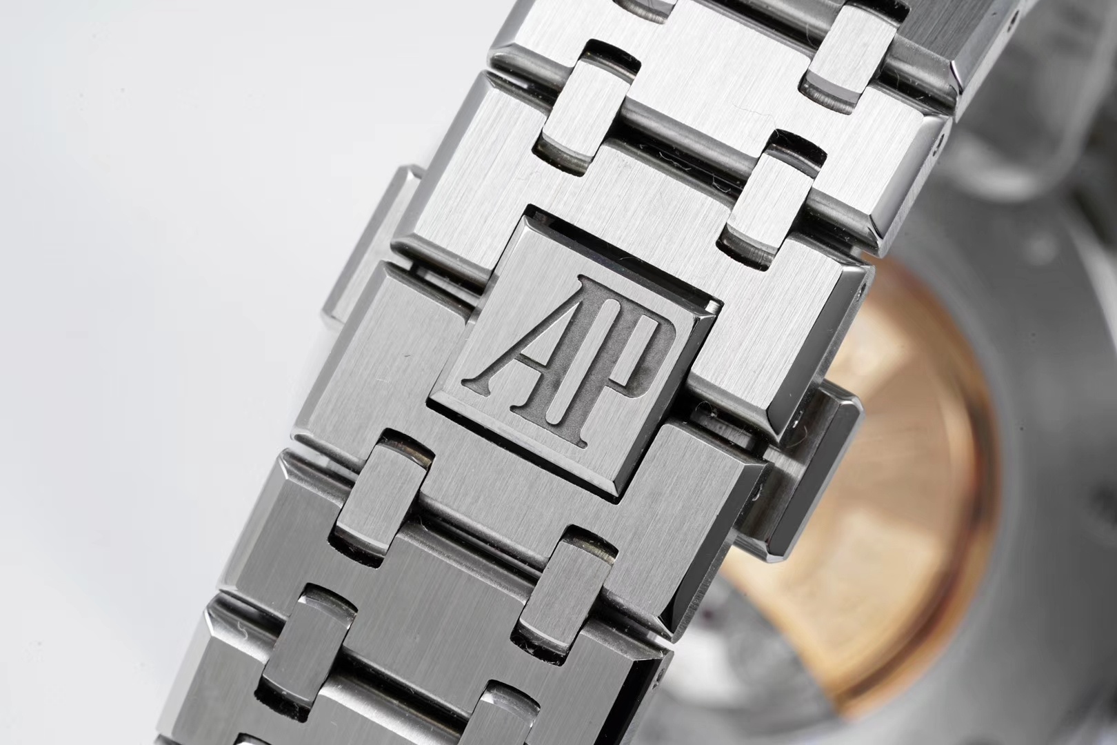 Audemars Piguet Royal Oak Luminous Watch – IW-2191 - Image 7