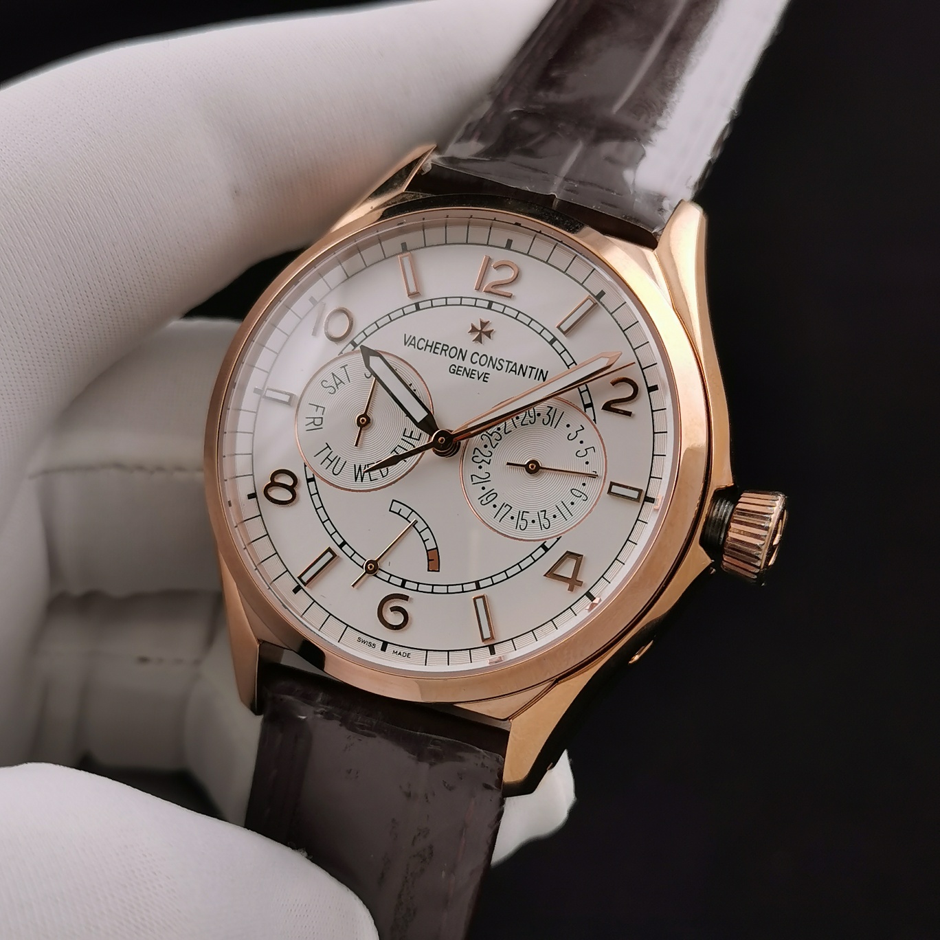 Classic Luminous Watch – IW-0898 - Image 3
