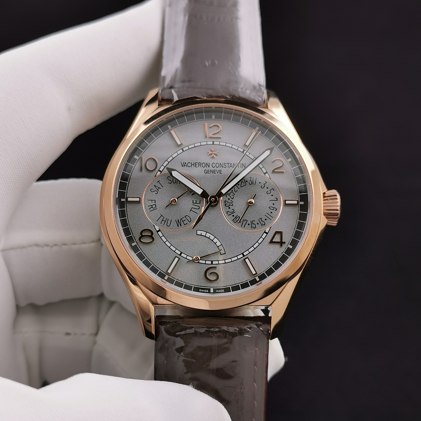 Classic Luminous Watch – IW-0897 - Image 2