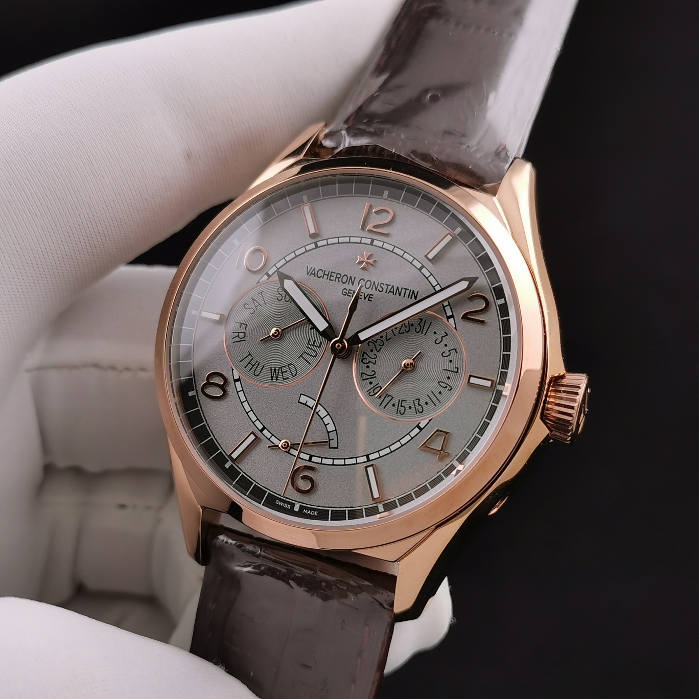 Classic Luminous Watch – IW-0897 - Image 3
