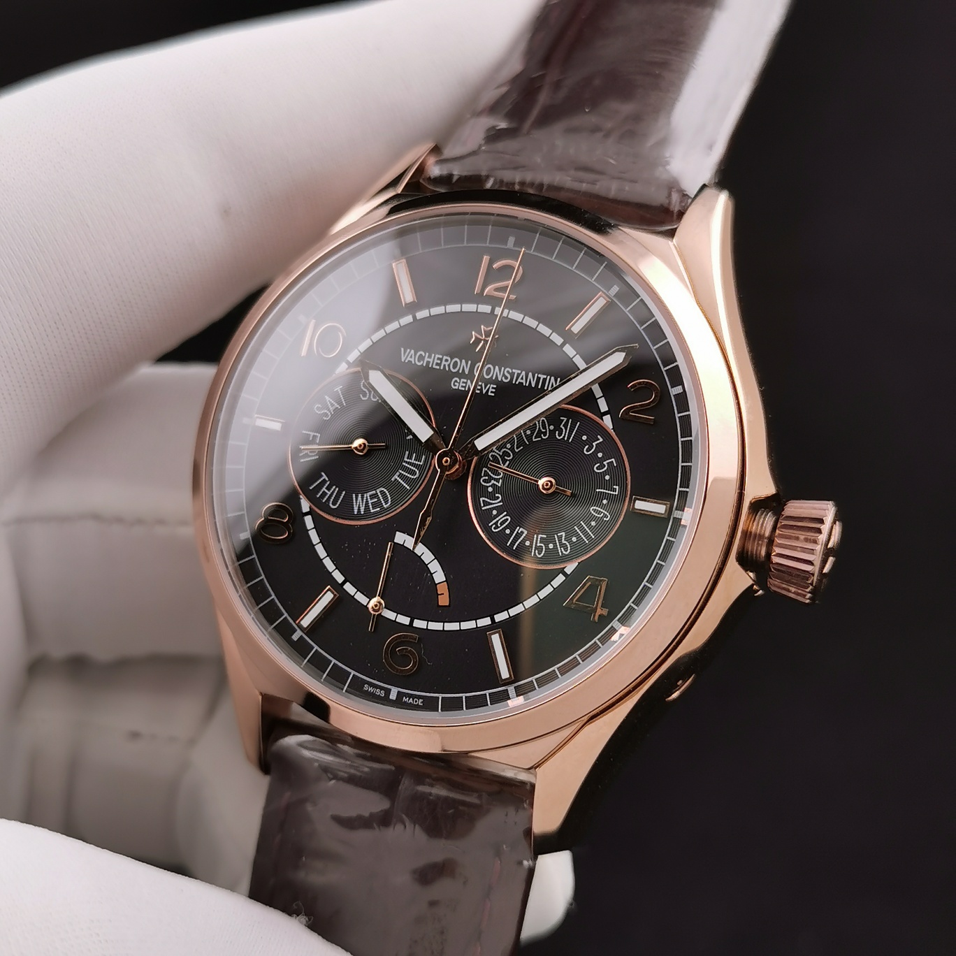 Classic Luminous Watch – IW-0896 - Image 3