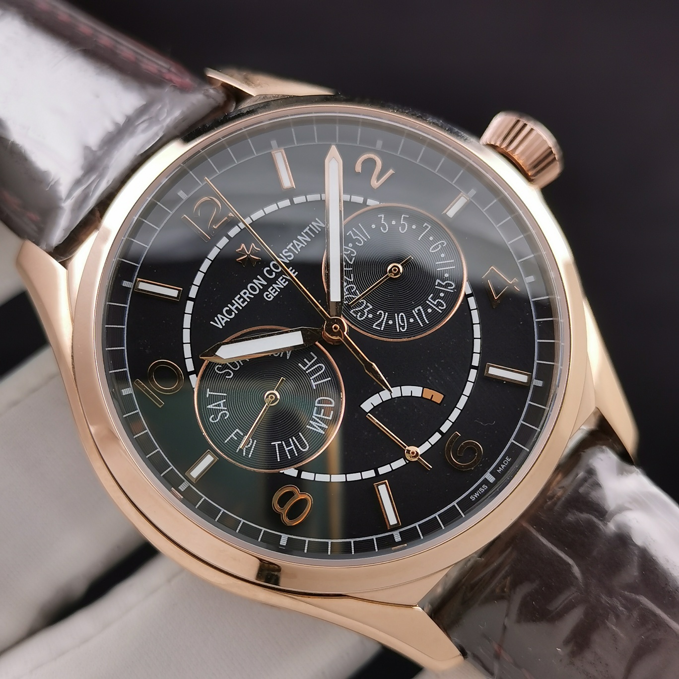Classic Luminous Watch – IW-0896 - Image 4
