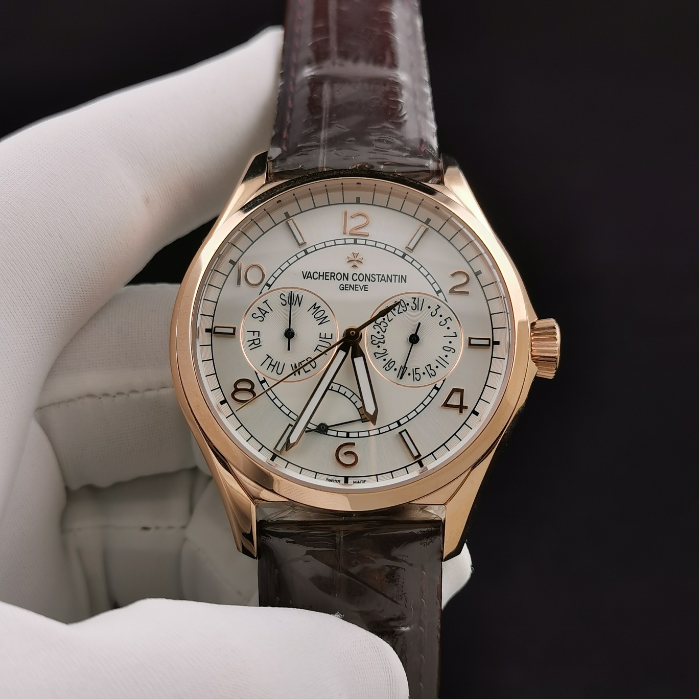 Classic Luminous Watch – IW-0895 - Image 2