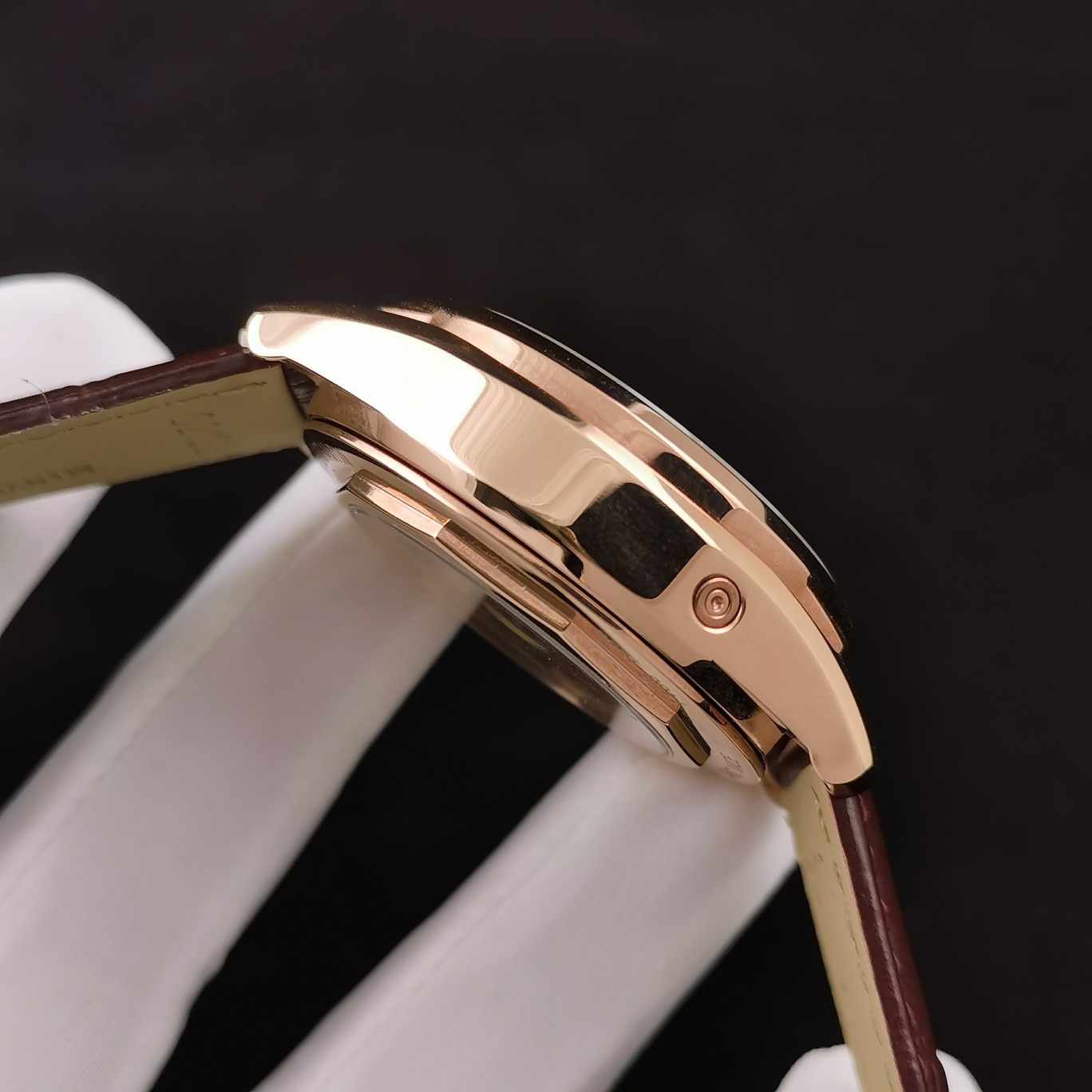 Classic Luminous Watch – IW-0895 - Image 6