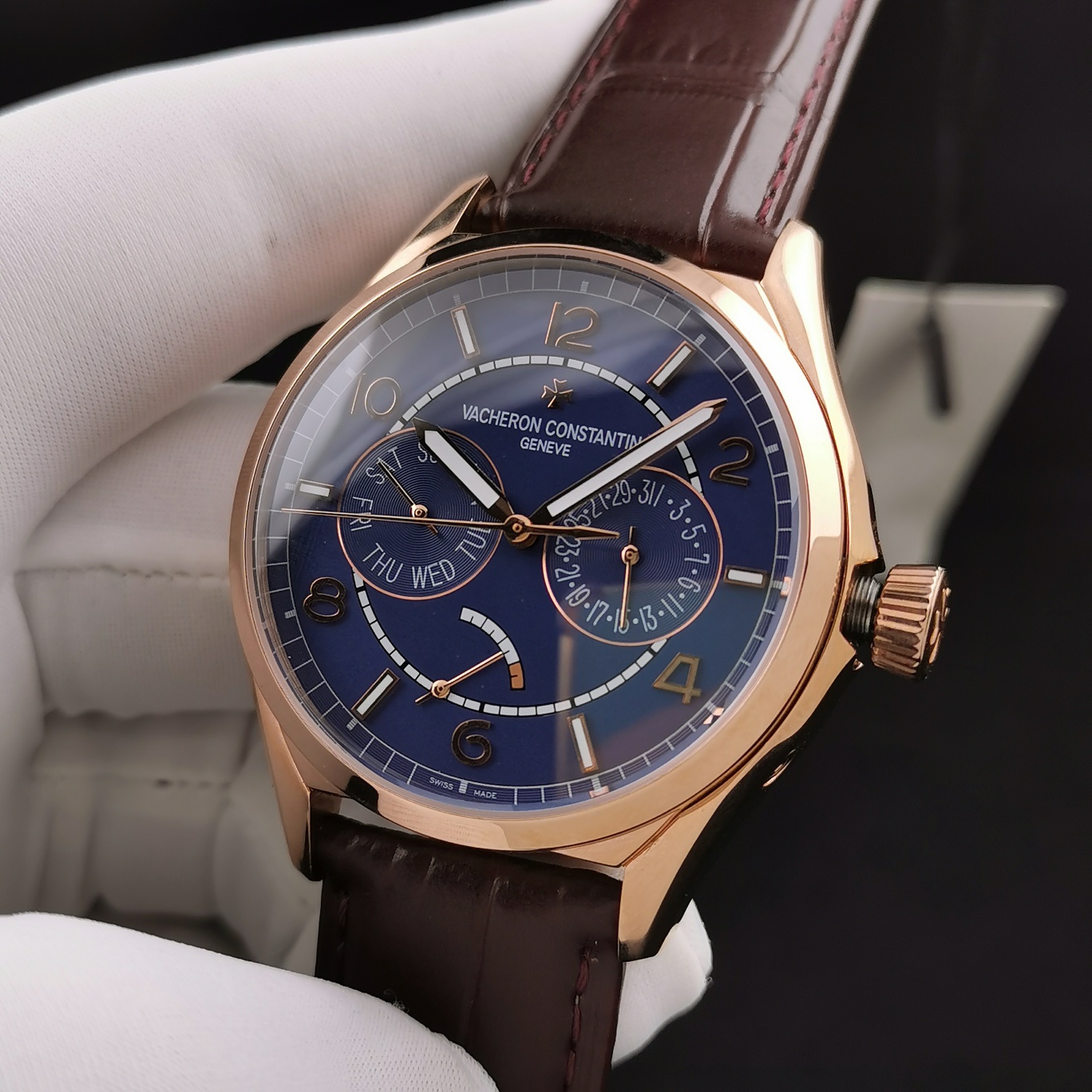 Classic Luminous Watch – IW-0894 - Image 3