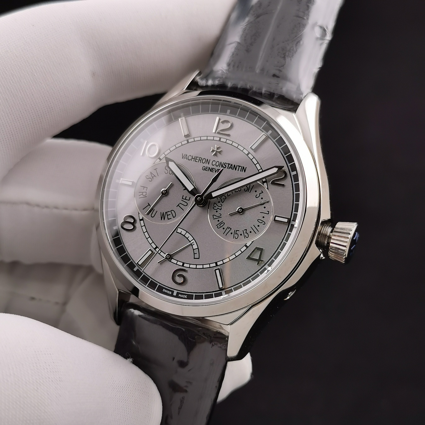 Classic Luminous Watch – IW-0892 - Image 3