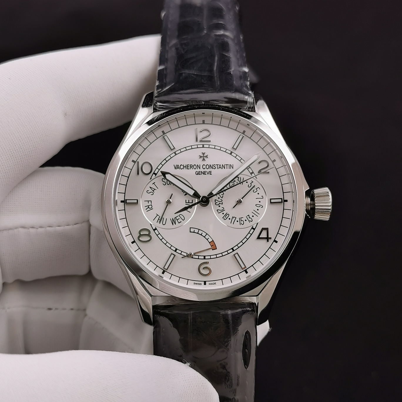 Classic Luminous Watch – IW-0890 - Image 2