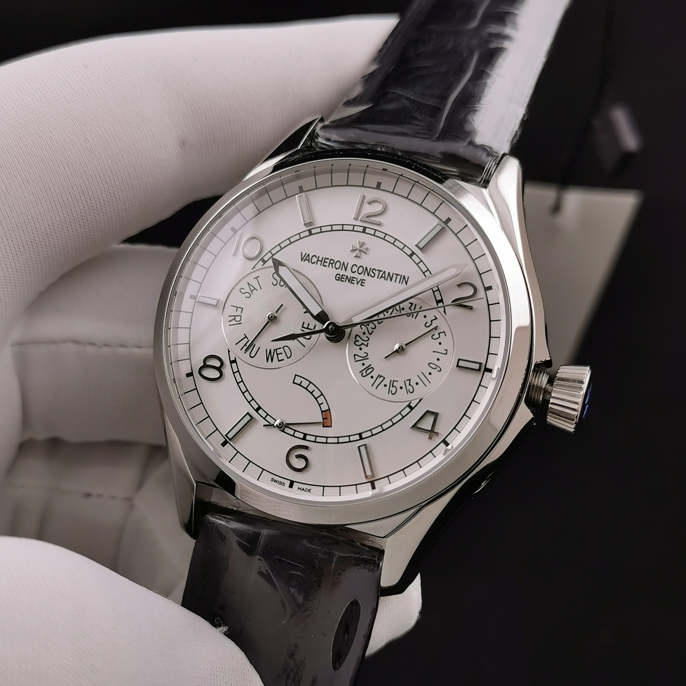 Classic Luminous Watch – IW-0890 - Image 3