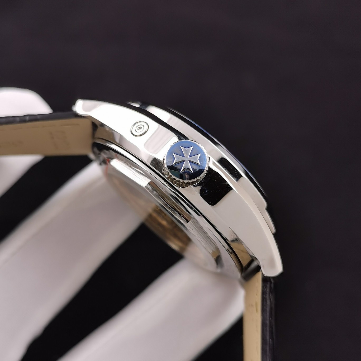 Classic Luminous Watch – IW-0890 - Image 5