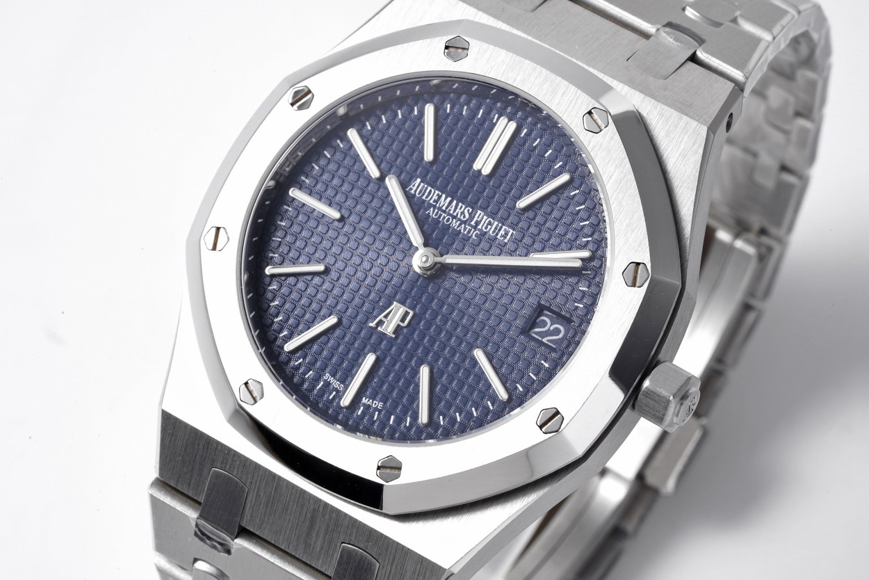 Audemars Piguet Royal Oak Watch – IW-2269 - Image 3