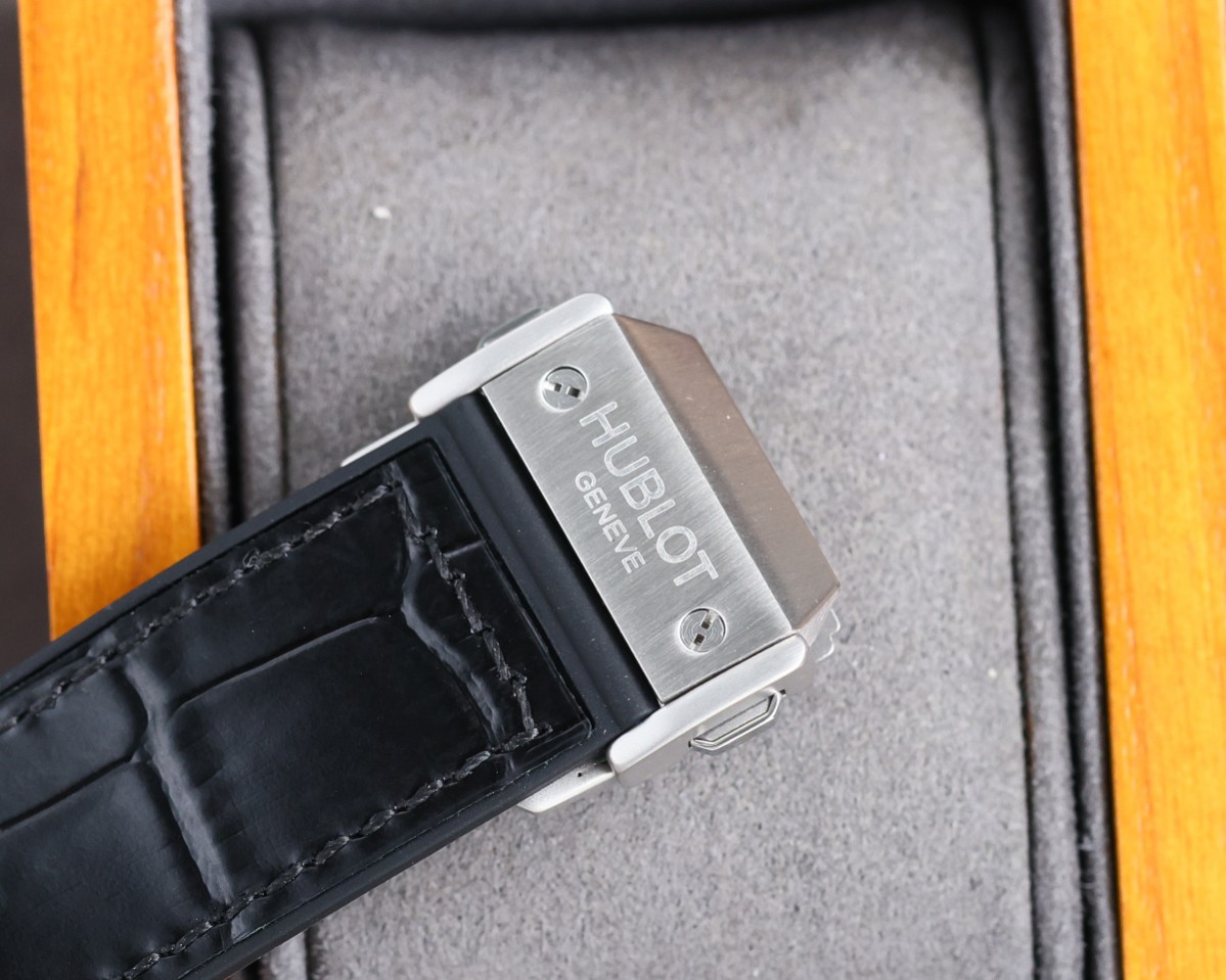 Hublot Classic Chronograph 42 mm Watch – IW-0388 - Image 9
