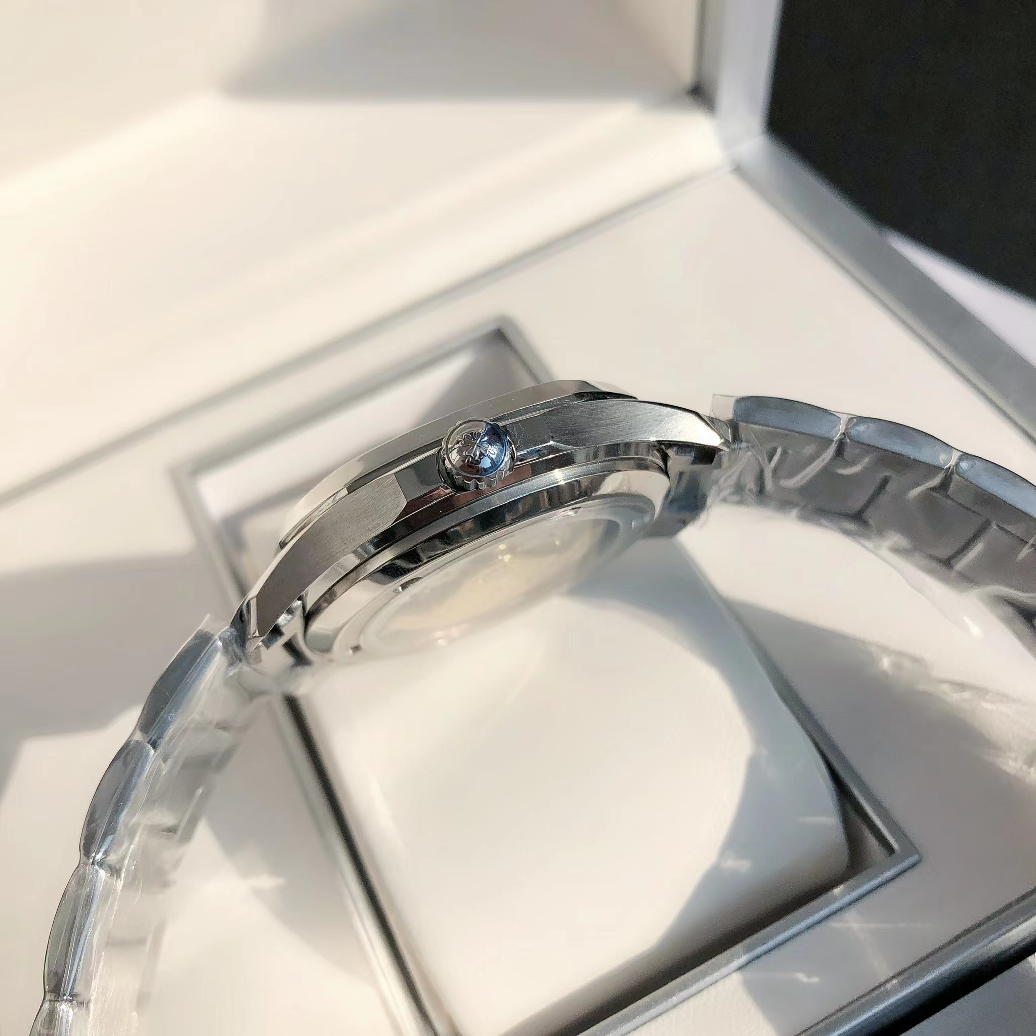 Patek Philippe Nautilus Diamond-Set Watch – IW-2719 - Image 7