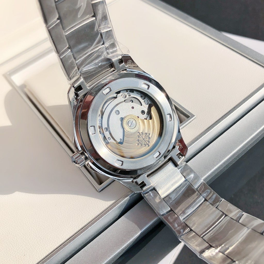 Patek Philippe Nautilus Diamond-Set Watch – IW-2719 - Image 8