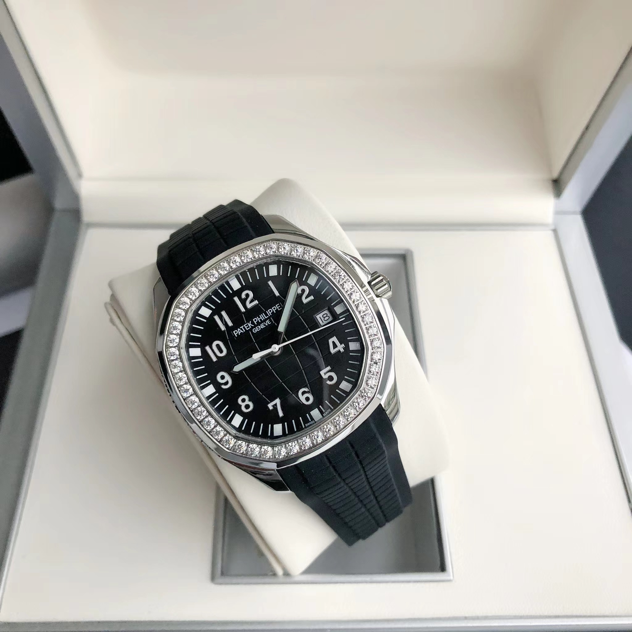 Patek Philippe Nautilus Watch – IW-2714 - Image 2