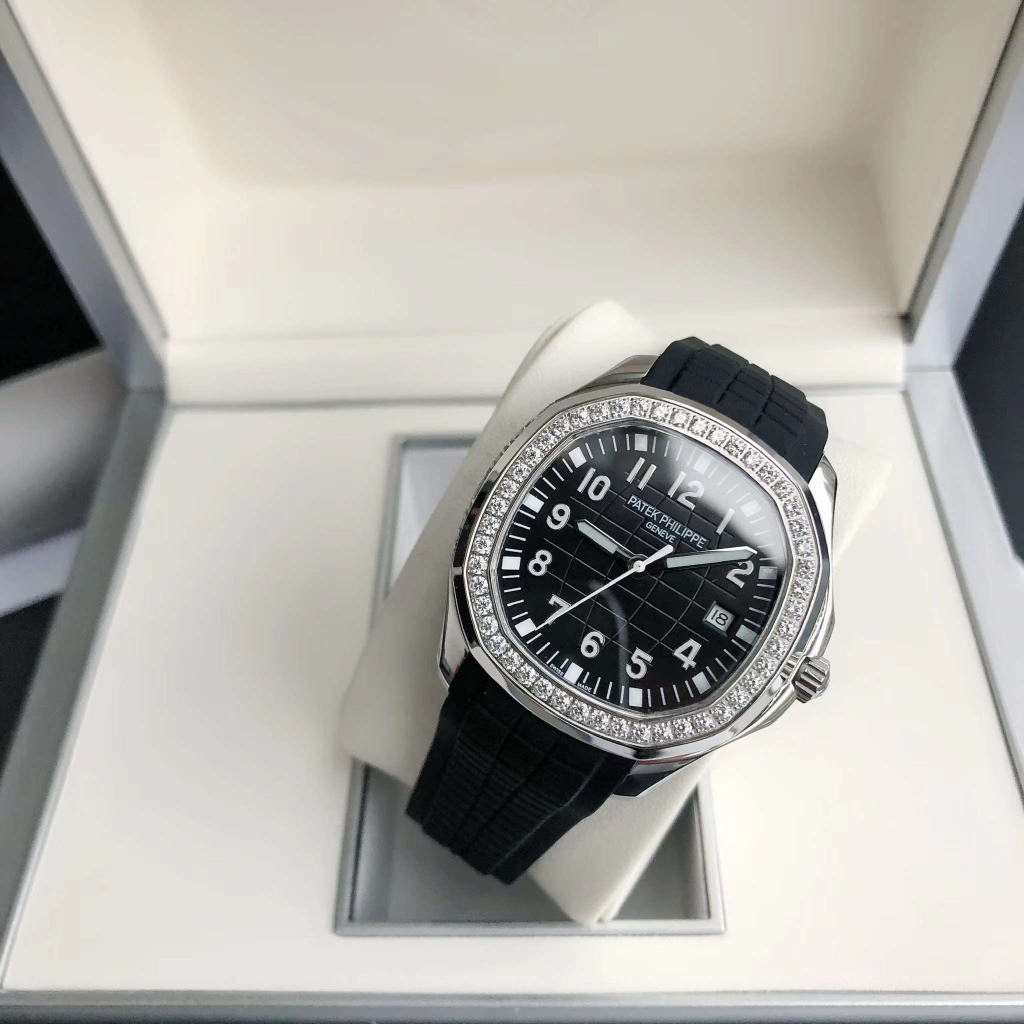 Patek Philippe Nautilus Watch – IW-2714 - Image 3