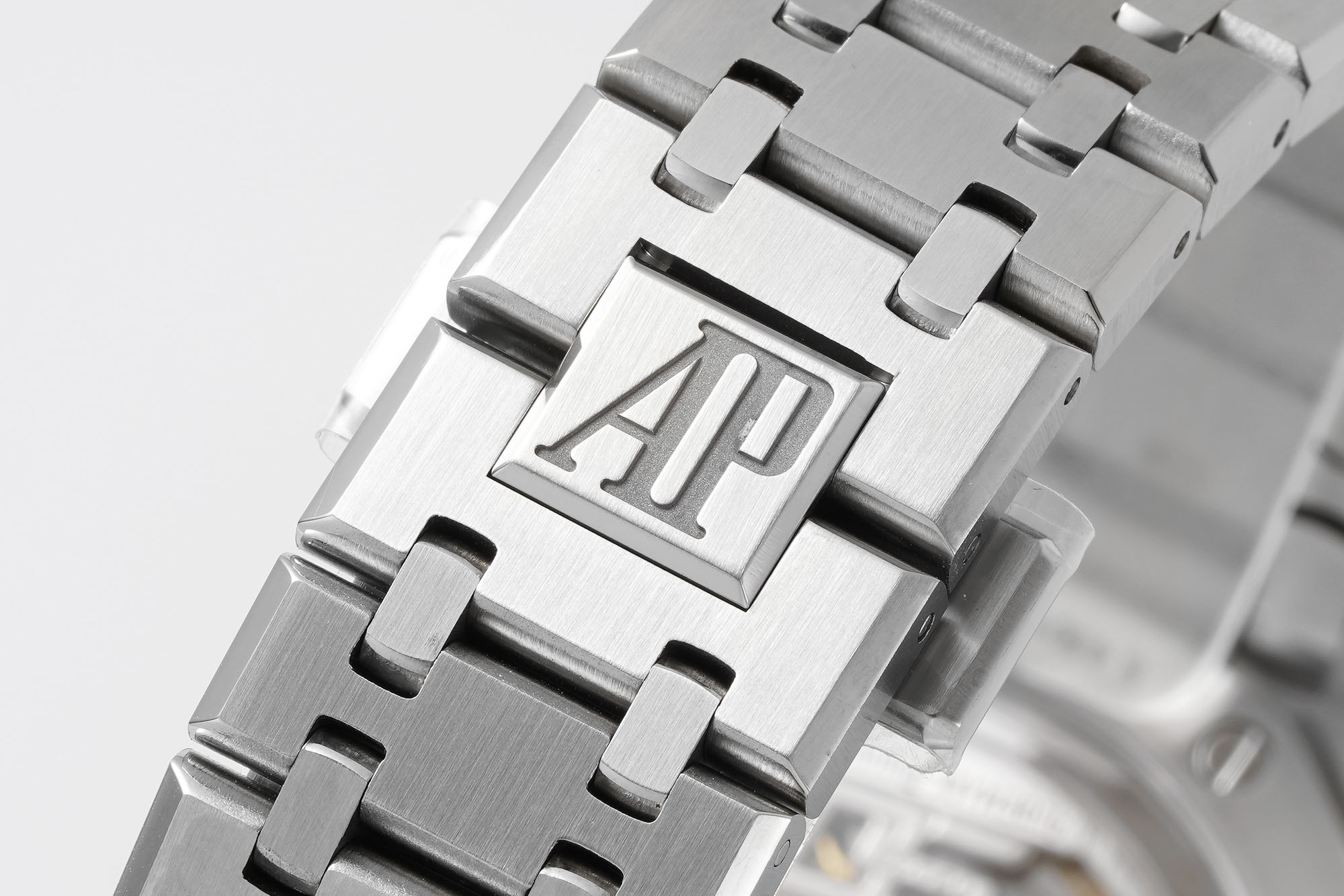 Audemars Piguet Royal Oak Watch – IW-2136 - Image 6