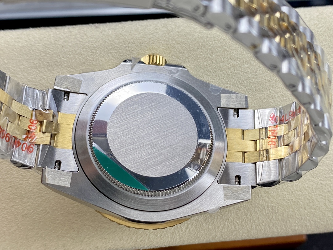 GMT-Master II 40 mm Watch – IW-2760 - Image 8