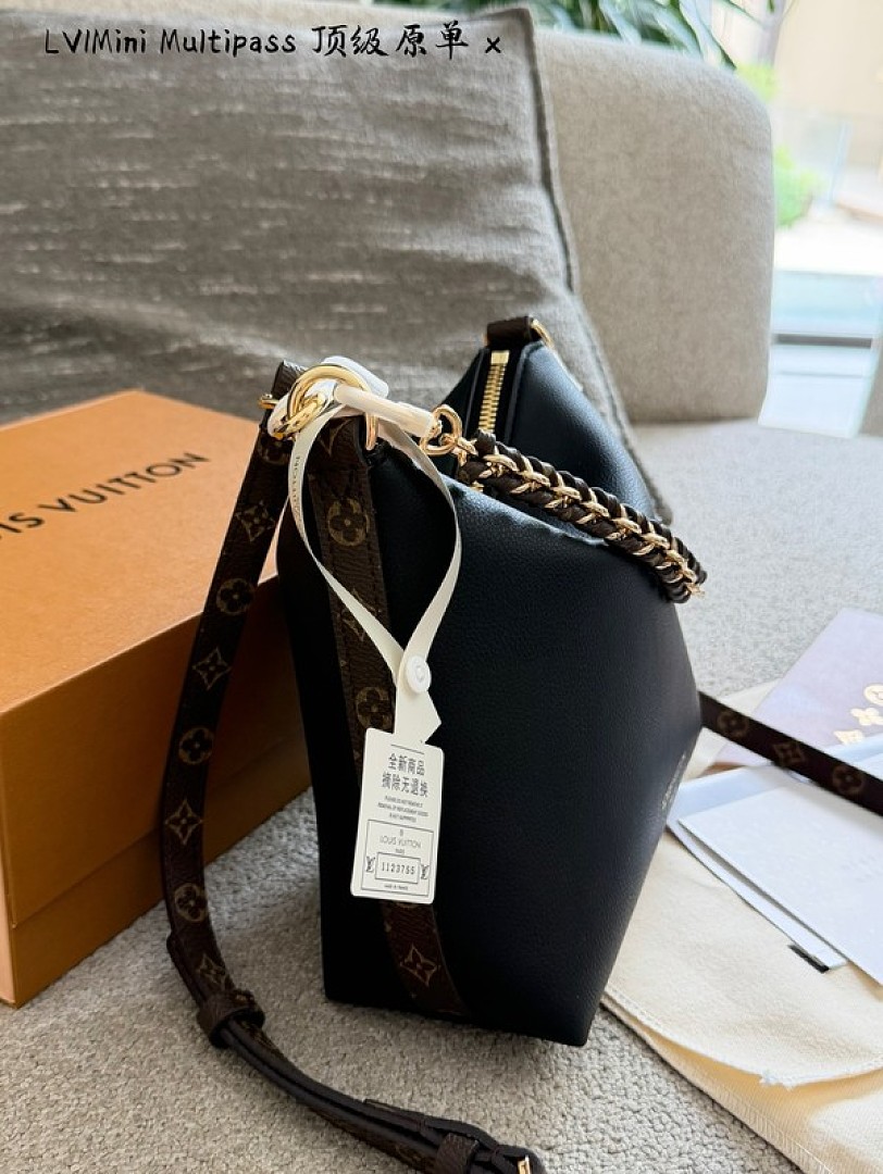 Louis Vuitton Multipass-Style Chain Shoulder Bag — Black - Image 5