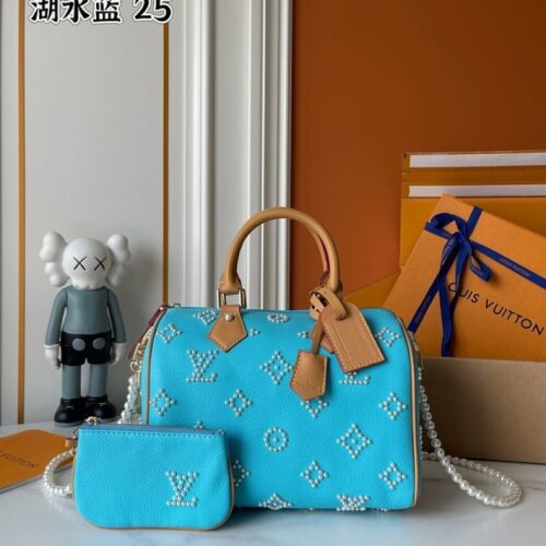 e9371cc735 Louis Vuitton Speedy-Style Beaded Bag 25 — Turquoise